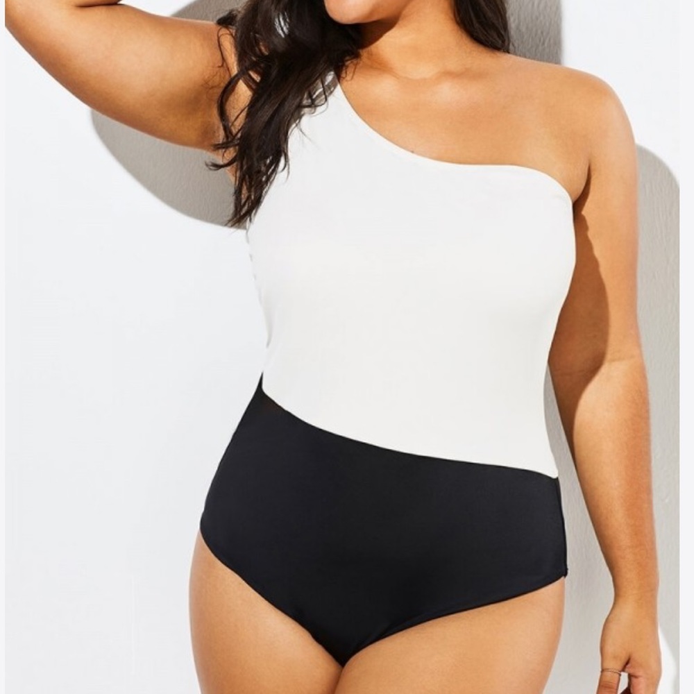 Women’s Black and White One-Shoulder One-piece Swimsuit *Unworn* Sz XL & 2XL